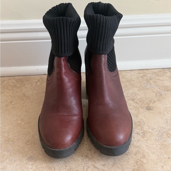 Barneys New York Brown Ankle Boots with Black Knit Cuff - Picture 1 of 5